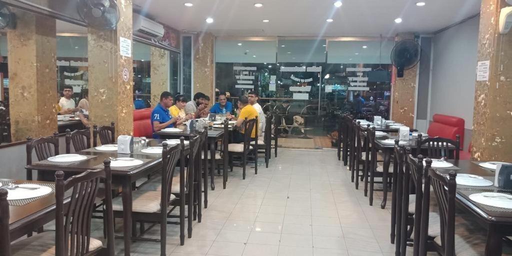 New Pind Balluchi Inn Pattaya Buitenkant foto