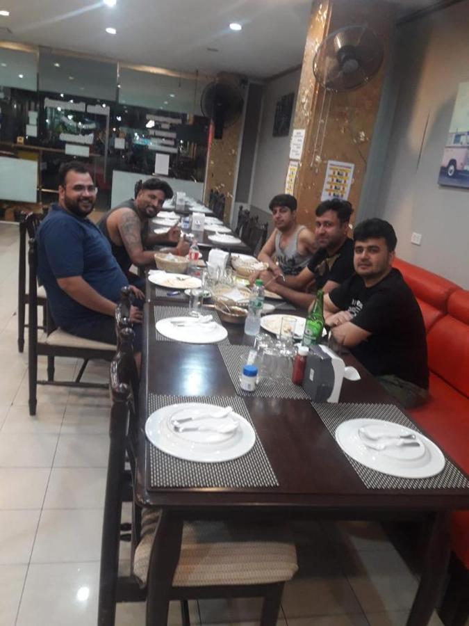 New Pind Balluchi Inn Pattaya Buitenkant foto
