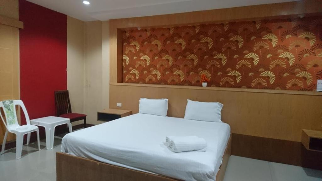 New Pind Balluchi Inn Pattaya Buitenkant foto