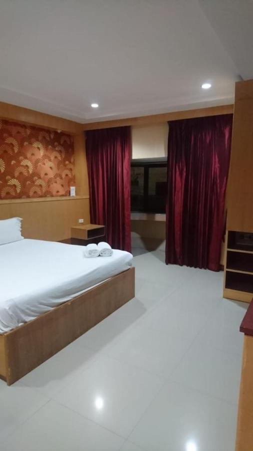 New Pind Balluchi Inn Pattaya Buitenkant foto