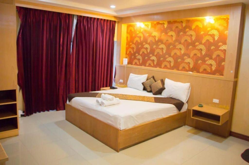 New Pind Balluchi Inn Pattaya Buitenkant foto