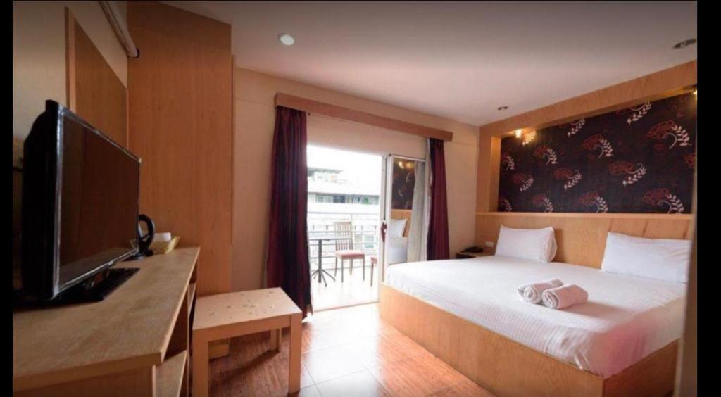 New Pind Balluchi Inn Pattaya Buitenkant foto