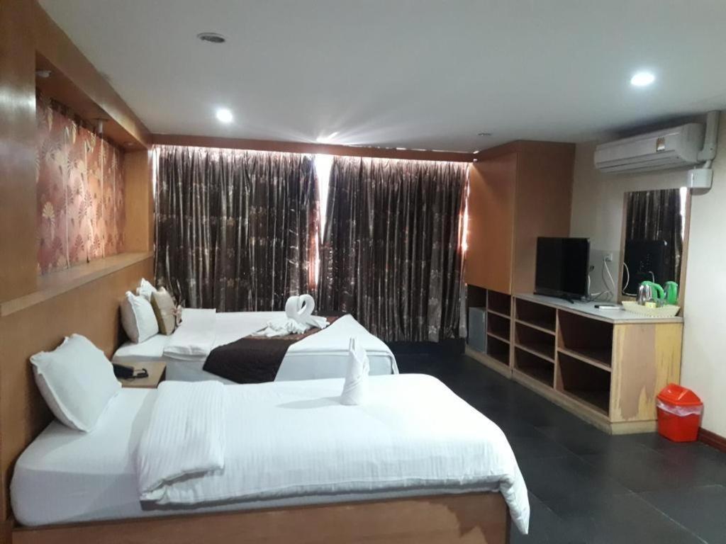 New Pind Balluchi Inn Pattaya Buitenkant foto