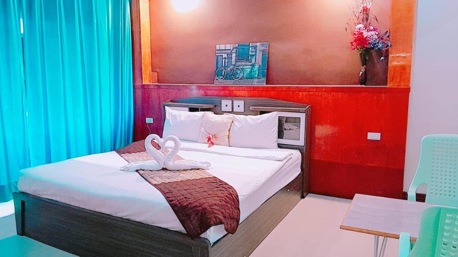 New Pind Balluchi Inn Pattaya Buitenkant foto